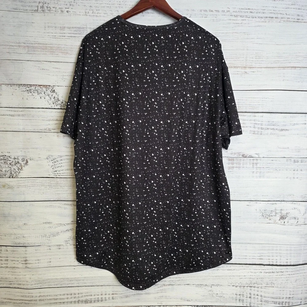 BYLT Shirt Mens XXL Black Whire Dots Drop Cut Performance Tee Athletic Modern - Picture 3 of 10
